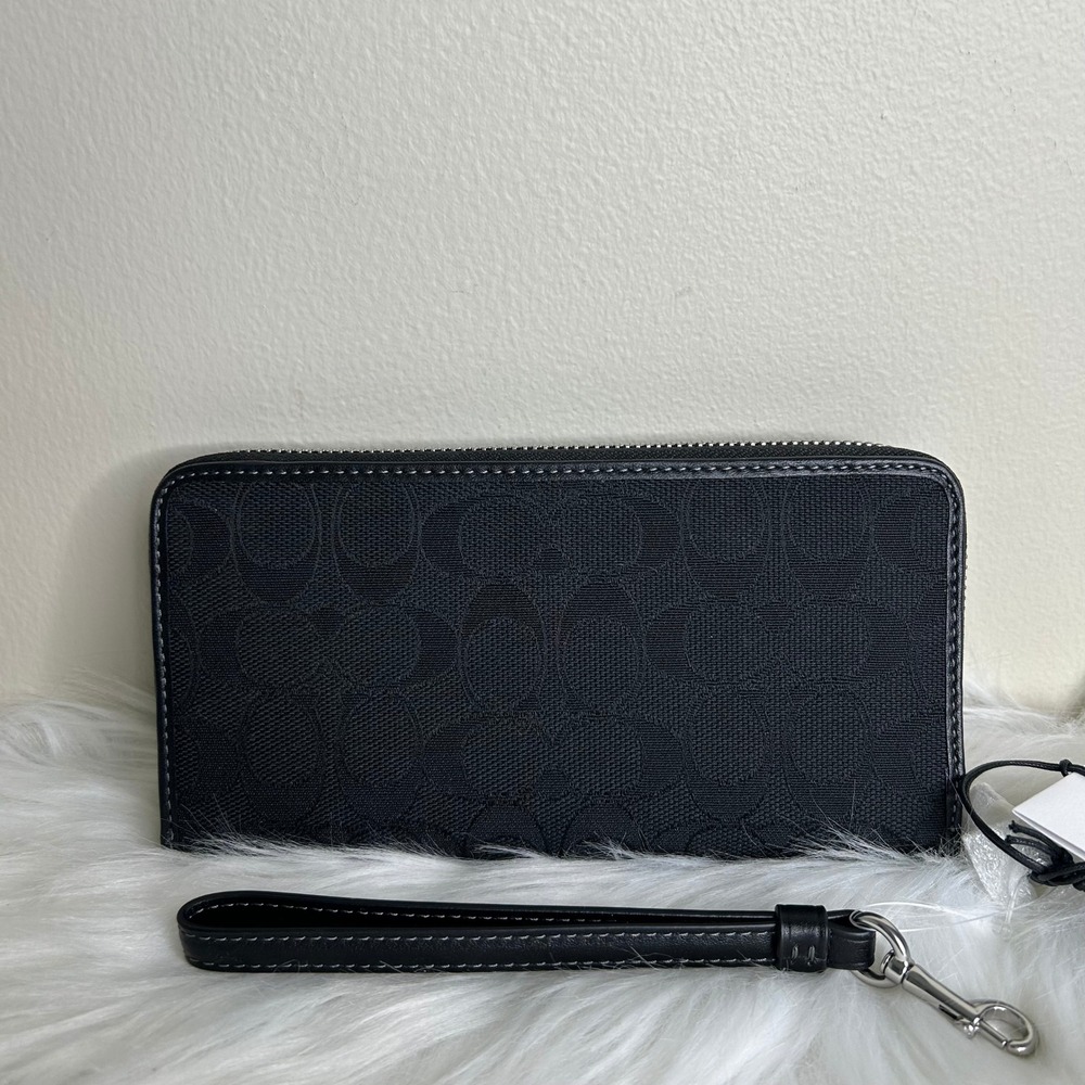 Coach CU150 Black Signature Jacquard Long Zip Around Wallet NWT - Picture 2 of 6